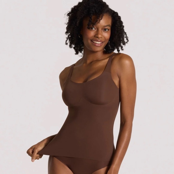 NWT Evelyn&Bobbie Structured Scoop Bra Tank - Picture 1 of 7